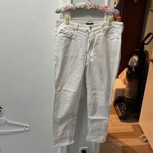 P494. NYDJ White Women's Jeans with Branded Button |10